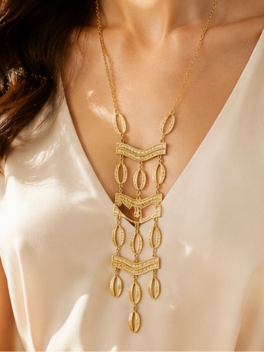 STELLA & DOT Kimberly Pendant Necklace Gold Tone Statement